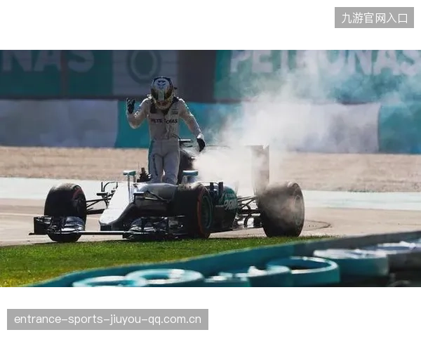 F1车手遭遇争议判罚，社交媒体上演口水战